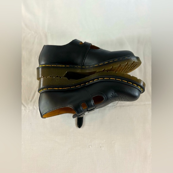 Dr. Martens Mary Jane SIZE 9 - Picture 4 of 5